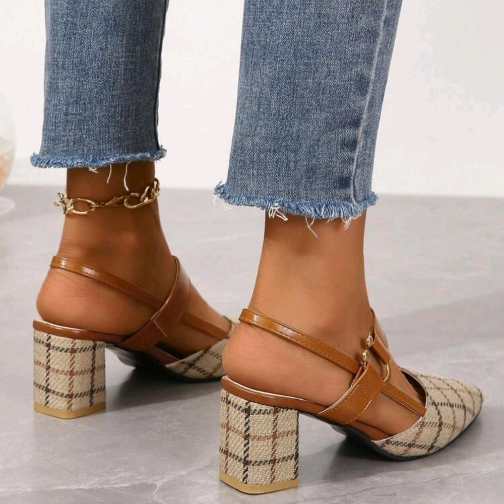 Women's Fashionable Square Fabric Material Peep Toe Chunky Hing Heels Sandals - Picture 5 of 6